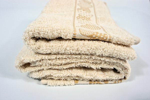 Telo bagno, asciugamano mis. 100x140 in spugna 100% Cuoricini Beige made in Italy