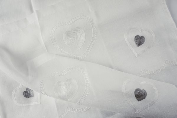 Tende coppia di tende per finestra portafinestra Cuori in velo leggero grigio mod. 1BRETSE