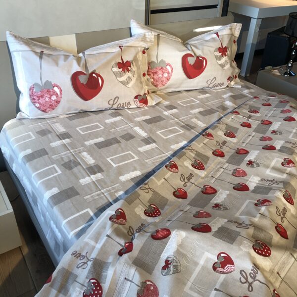 Completo Lenzuola per letto 100% puro Cotone made in Italy matrimoniale Cuori Appesi