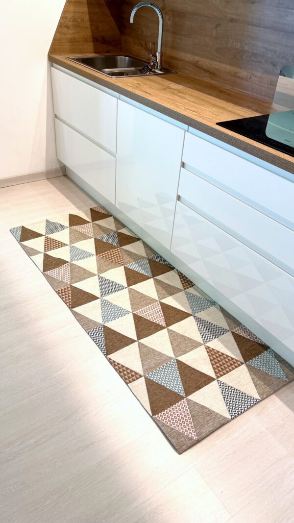 Tappeto e passatoia ciniglia lavabile antiscivolo Triangoli Beige