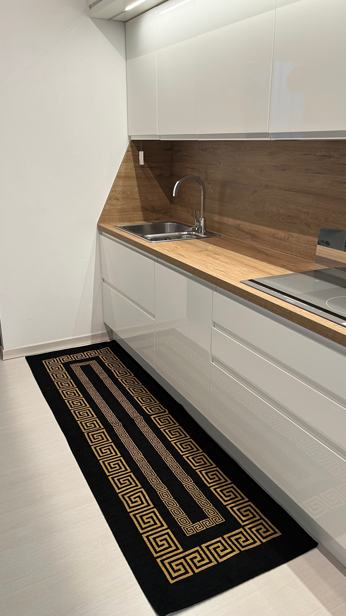 Tappeto ciniglia lavabile antiscivolo Atene Nero Oro Tappeto ciniglia lavabile antiscivolo Atene Nero Oro
