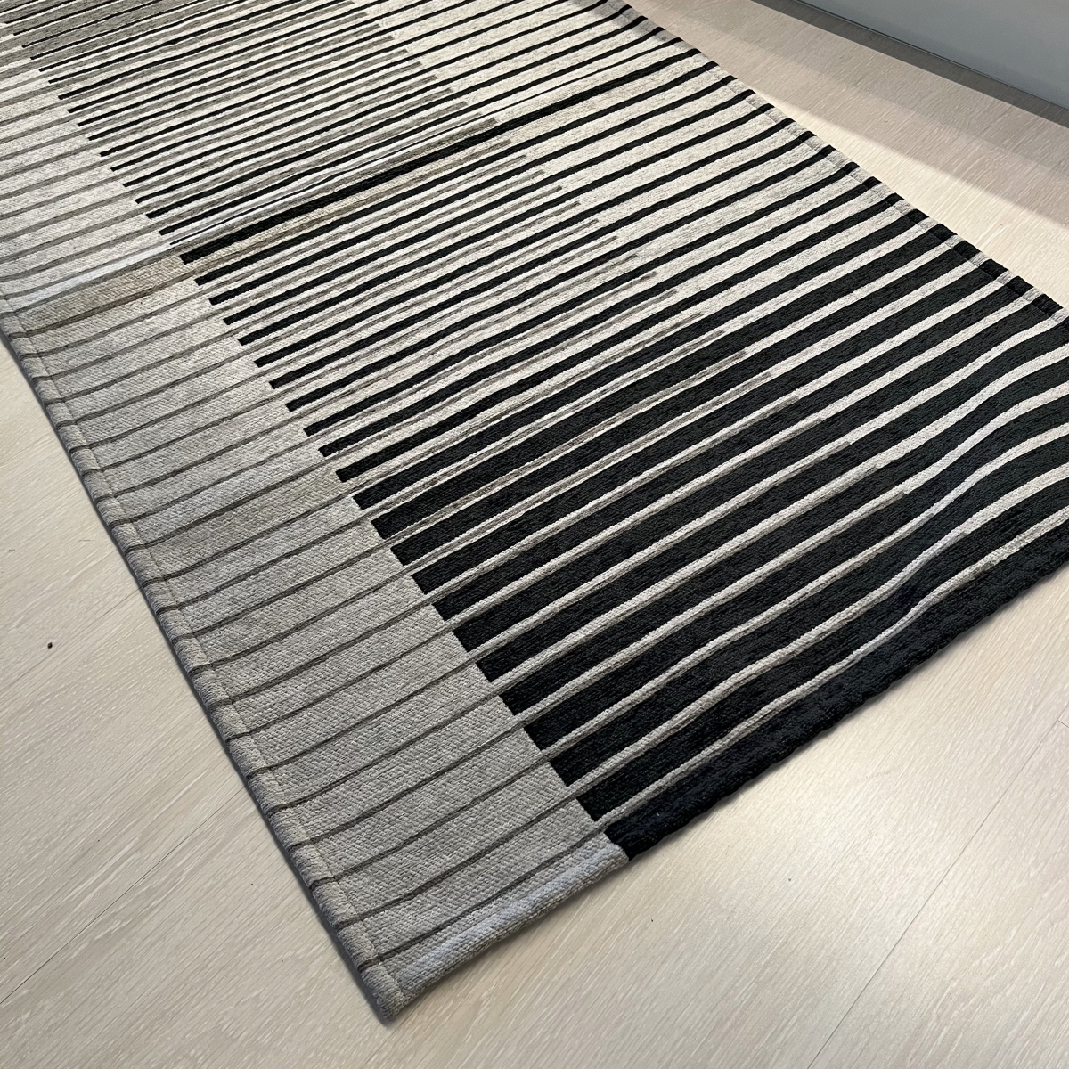 Tappeto ciniglia lavabile antiscivolo Neon Millerighe Grigio Tappeto ciniglia lavabile antiscivolo Neon Millerighe Grigio