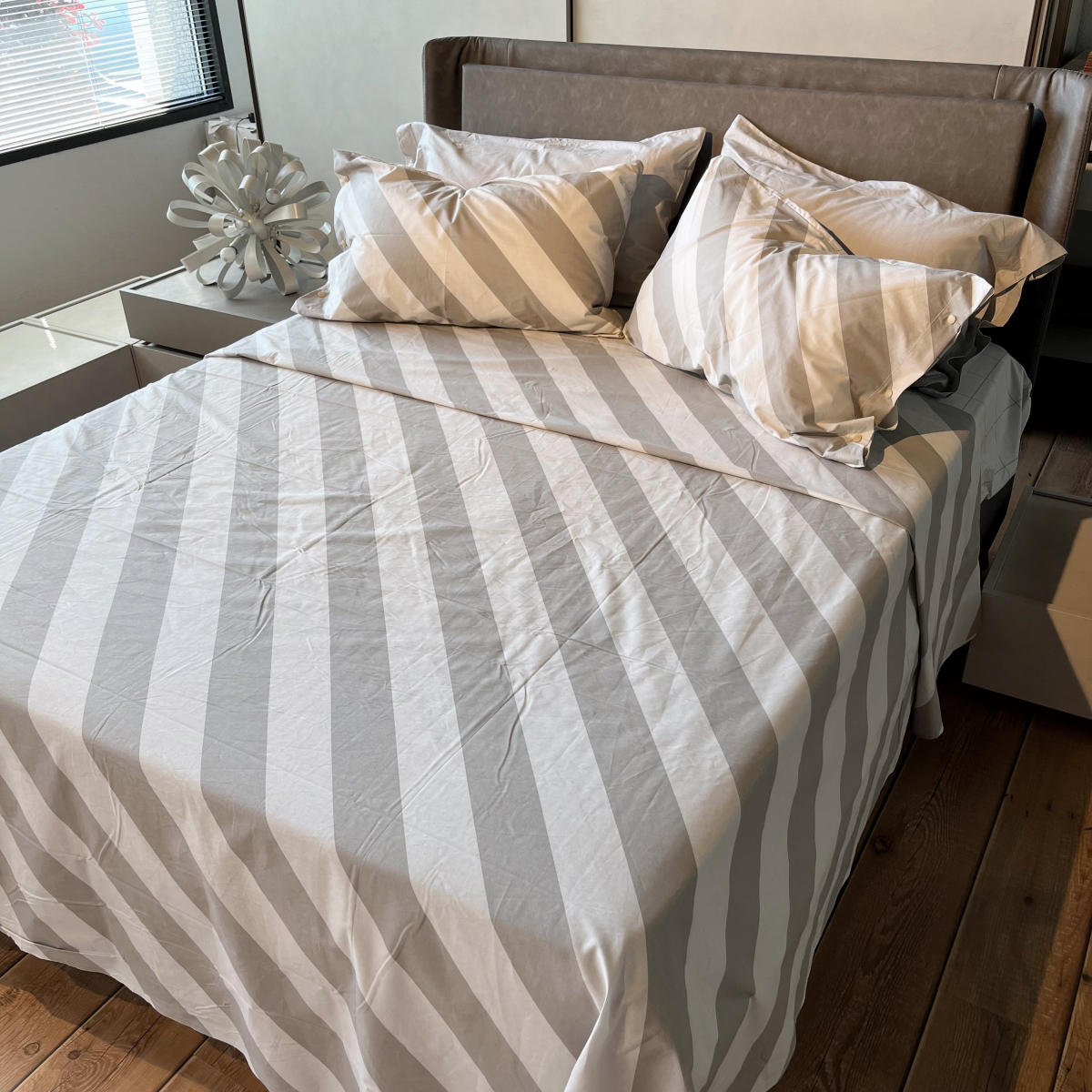 Completo Lenzuola per letto 100% puro Cotone made in Italy matrimoniale Elite Rigato Grigio Completo Lenzuola per letto 100% puro Cotone made in Italy matrimoniale Elite Rigato Grigio