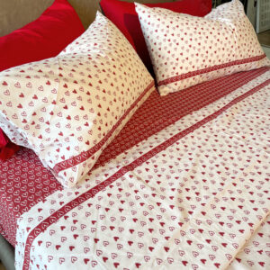 Completo Lenzuola per letto 100% puro Cotone matrimoniale CUORICINI ROSSO Completo Lenzuola per letto 100% puro Cotone matrimoniale CUORICINI ROSSO