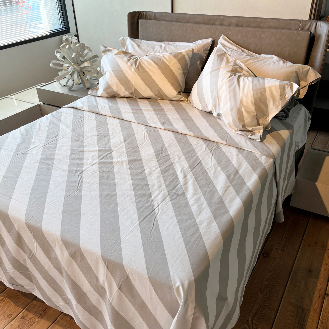 Completo Lenzuola per letto 100% puro Cotone made in Italy matrimoniale Elite Rigato beige Completo Lenzuola per letto 100% puro Cotone made in Italy matrimoniale Elite Rigato beige